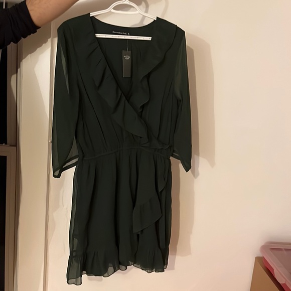 Abercrombie and Fitch green dress. Never worn - Picture 1 of 1